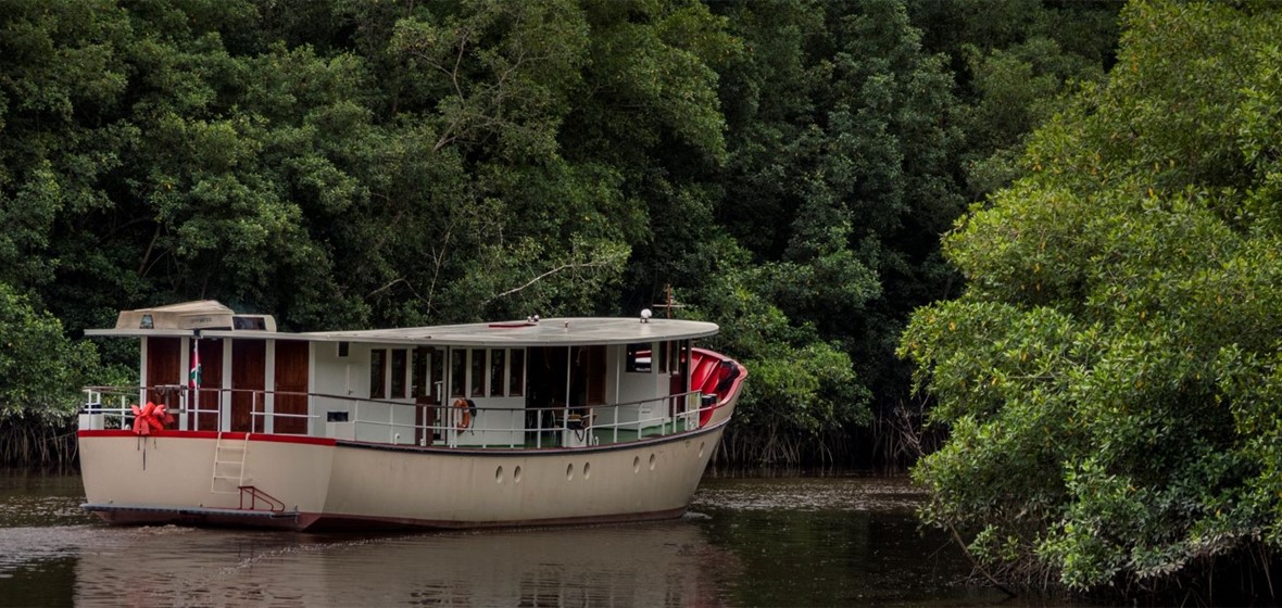 Mi Gudu River cruiser in Suriname