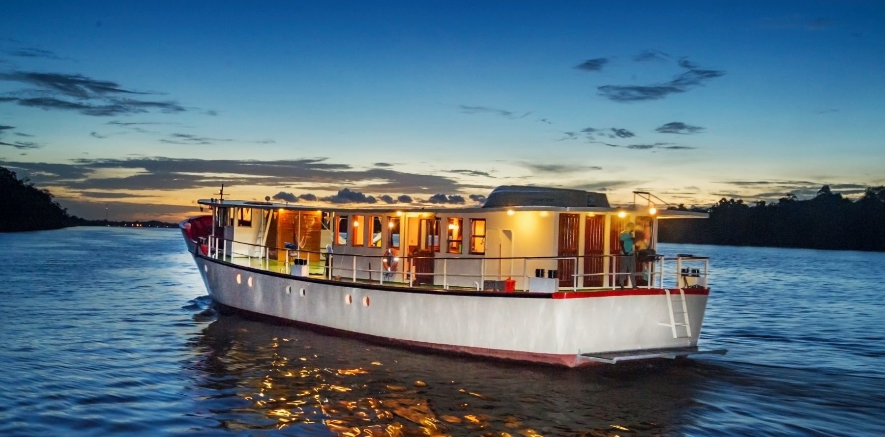 Mi Gudu River cruiser in Suriname